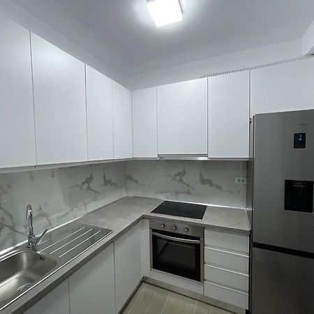 Modern Apartment In Central Vlore Ngoại thất bức ảnh