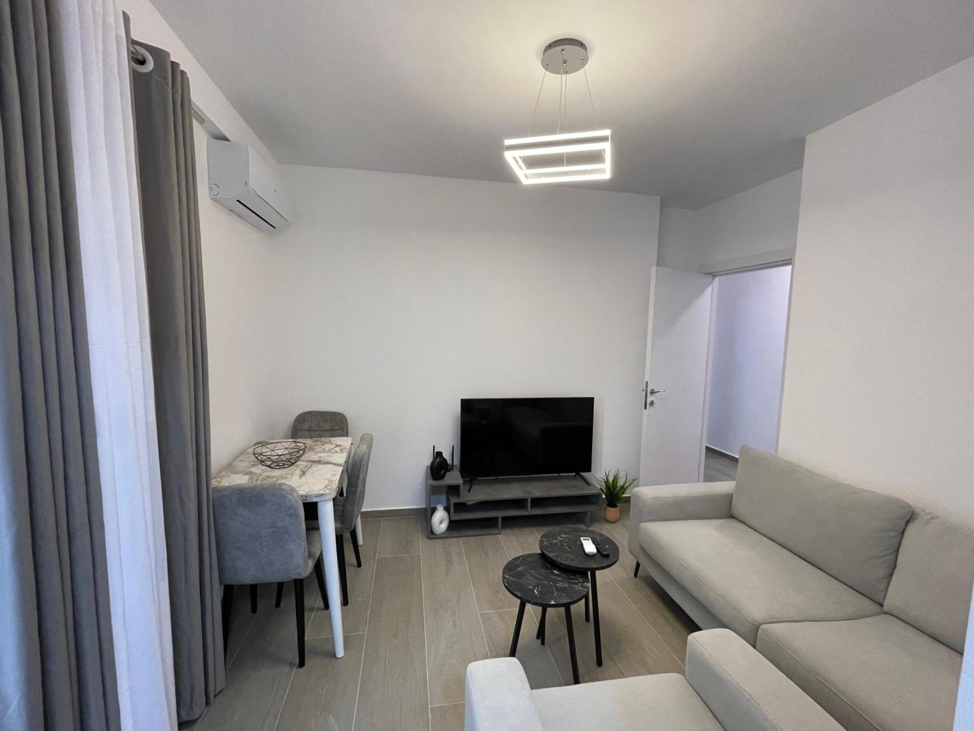 Modern Apartment In Central Vlore Ngoại thất bức ảnh