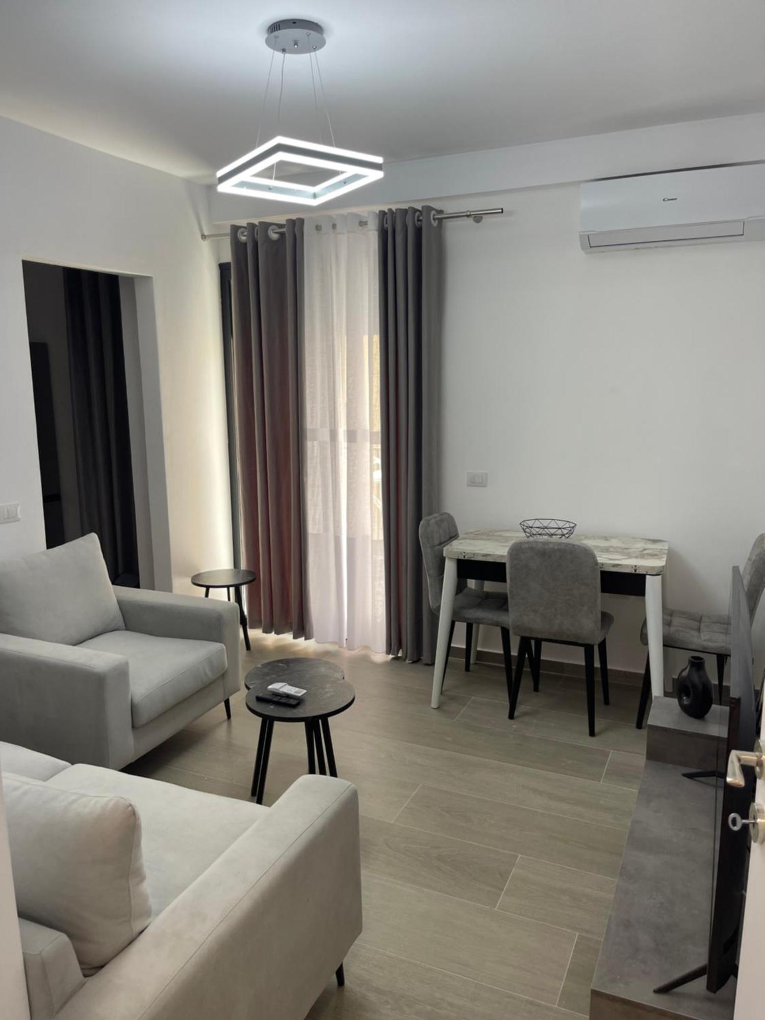 Modern Apartment In Central Vlore Ngoại thất bức ảnh